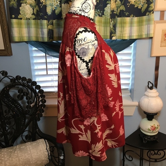 Live 4 Truth  open shoulder lace sleeve blouse - Picture 5 of 9